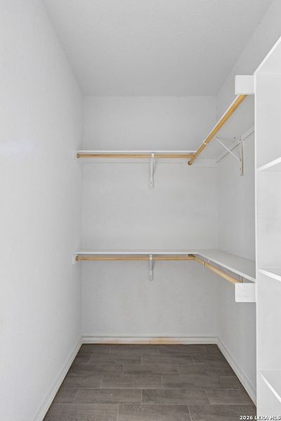 Spacious, unfurnished interior of a new home in , Natalia (Image 31).