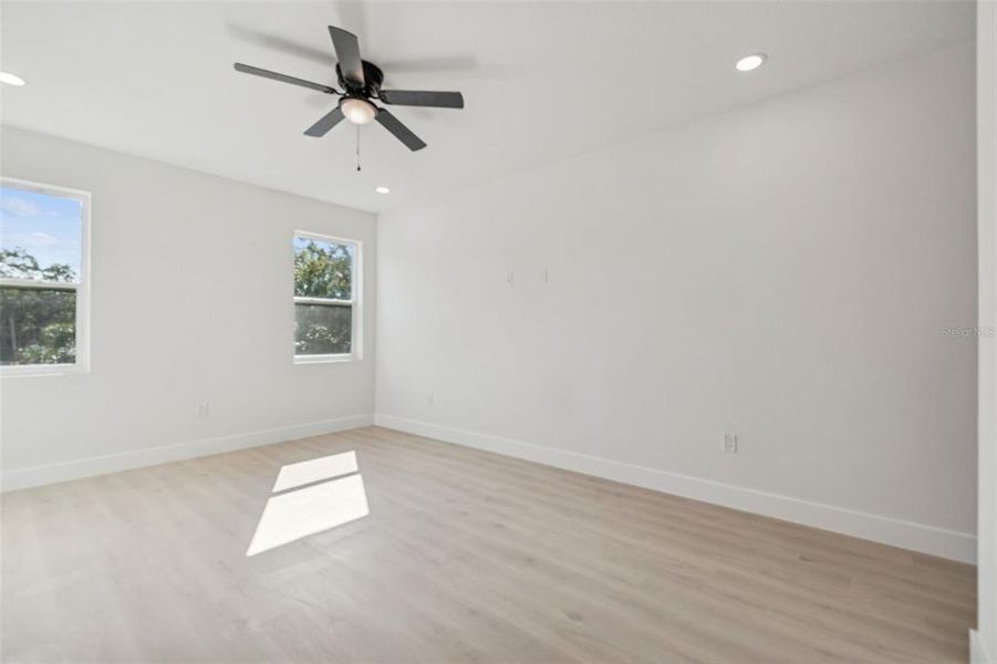 Spacious, unfurnished interior of a new home in , Tampa (Image 49).
