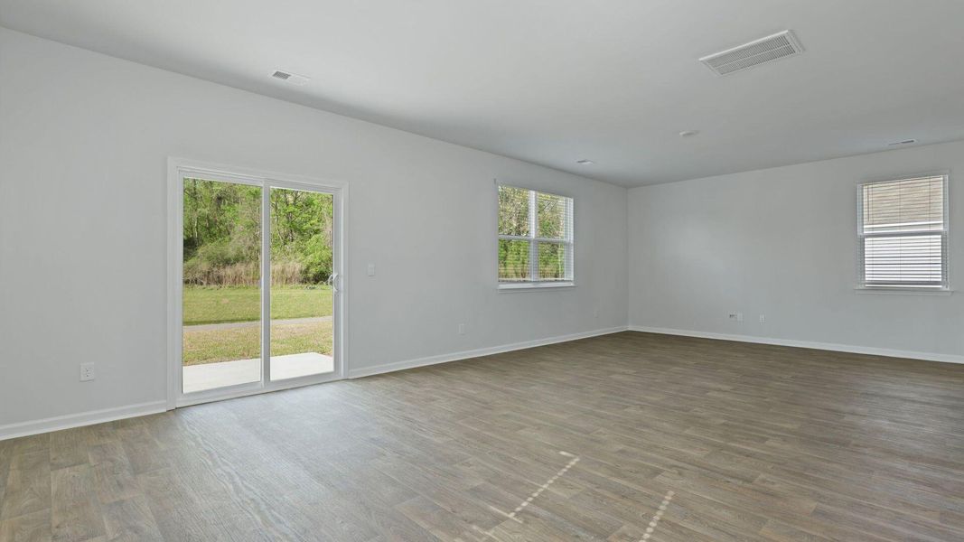 Spacious, unfurnished interior of a new home in Hillcrest, Ravenel (Image 17).