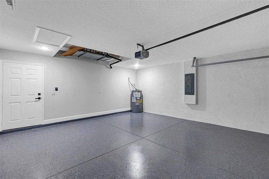 Spacious, unfurnished interior of a new home in , Ocala (Image 26).