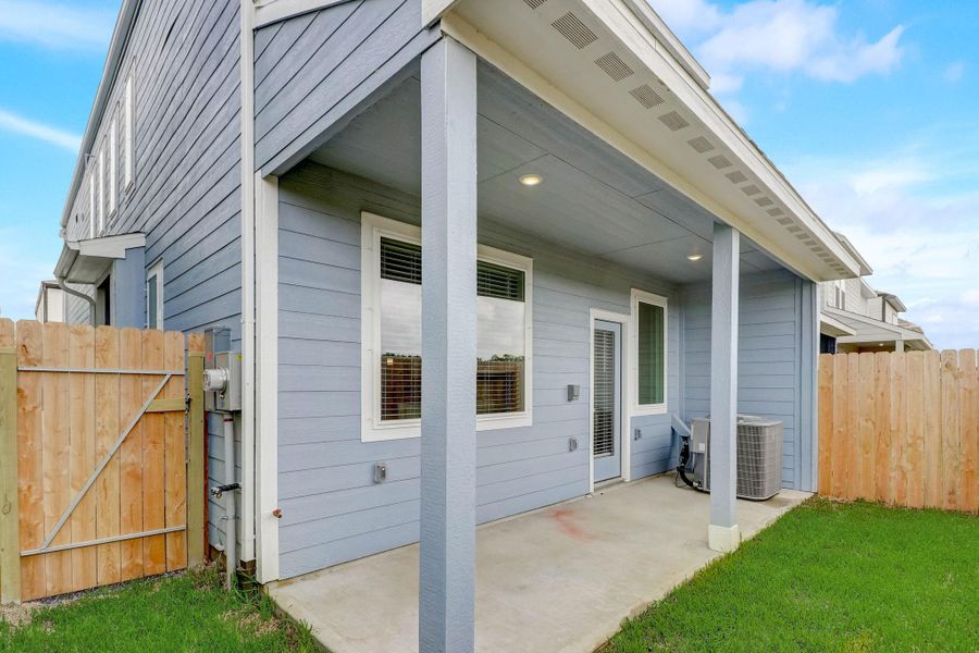 Photo is not of the actual home but is an inspirational photo of builder’s model home and may depict options, furnishings, and/or decorator features that are not included. Photo is not of the actual home but is an inspirational photo of builder’s model home and may depict options, furnishings, and/or decorator features that are not included.