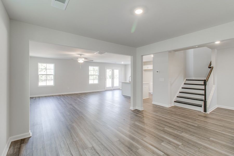 Spacious, unfurnished interior of a new home in Bluefield, Lexington (Image 15).