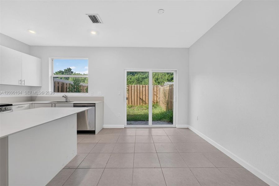 Spacious, unfurnished interior of a new home in , Homestead (Image 19).