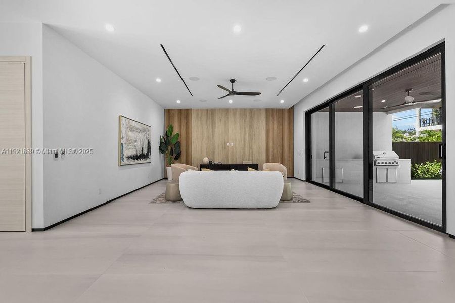 Furnished interior view inside a new home in , Fort Lauderdale (Image 57). Furnished interior view inside a new home in , Fort Lauderdale (Image 57).