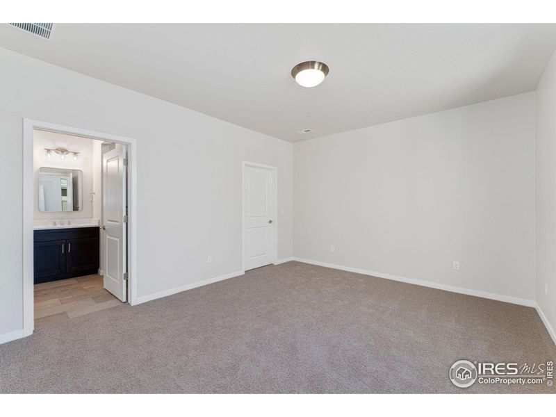 Spacious, unfurnished interior of a new home in , Fort Lupton (Image 21).