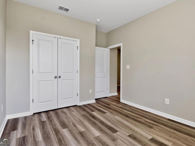 Spacious, unfurnished interior of a new home in Ivy Glen, Perry (Image 15).