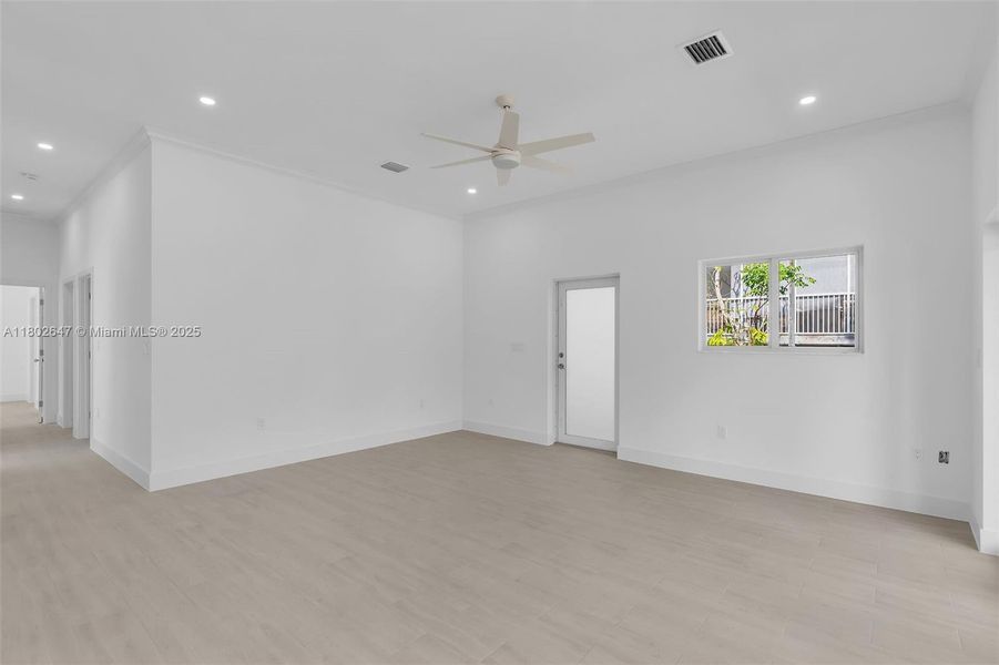 Spacious, unfurnished interior of a new home in , Key Largo (Image 27). Spacious, unfurnished interior of a new home in , Key Largo (Image 27).