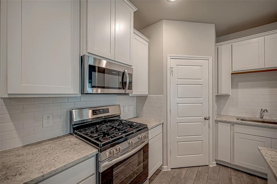 Furnished interior view inside a new home in Lago Mar, Texas City (Image 4). Furnished interior view inside a new home in Lago Mar, Texas City (Image 4).