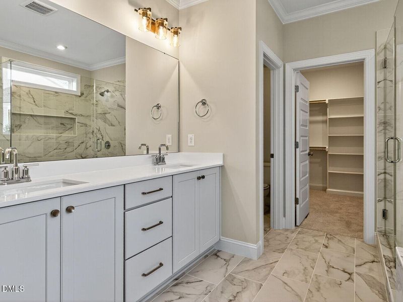 019-1280x960-bathroom