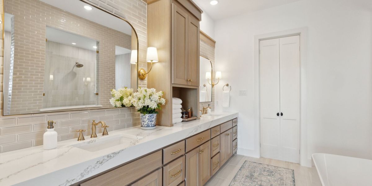 Representative furnished interior of a home built from the Lakewood III by Southgate Homes in Painted Tree 50' Series, McKinney (Image 13). Representative furnished interior of a home built from the Lakewood III by Southgate Homes in Painted Tree 50' Series, McKinney (Image 13).
