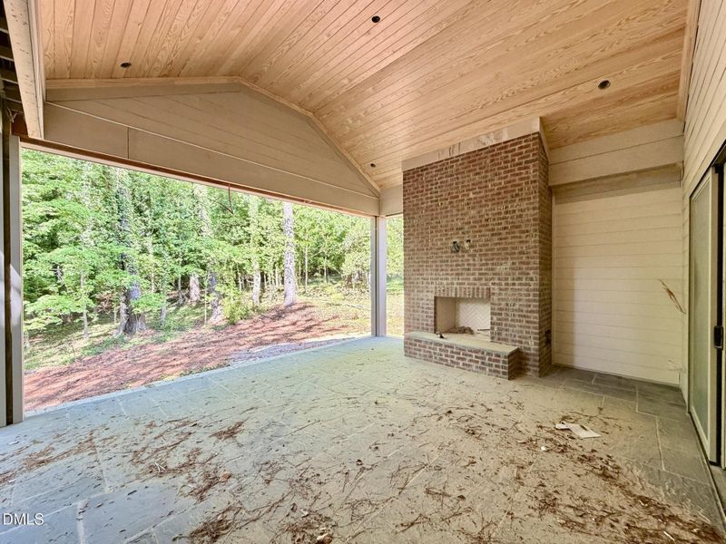 9F9AEE2C-577C-4406-8B19-13B14F34A440_1_1