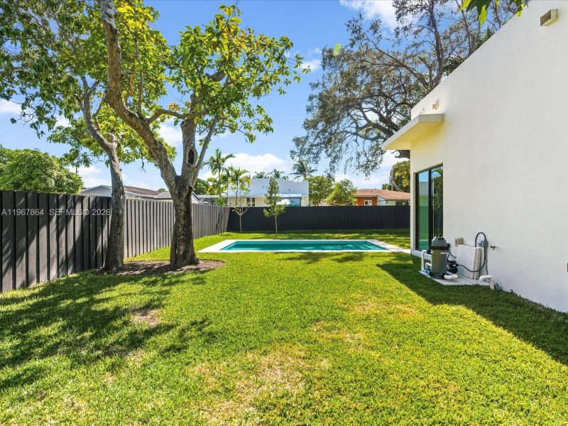 Exterior details and patio area of a home in , Miami (Image 31).