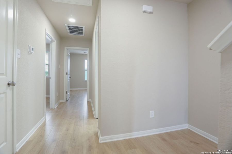 Spacious, unfurnished interior of a new home in , San Antonio (Image 13).