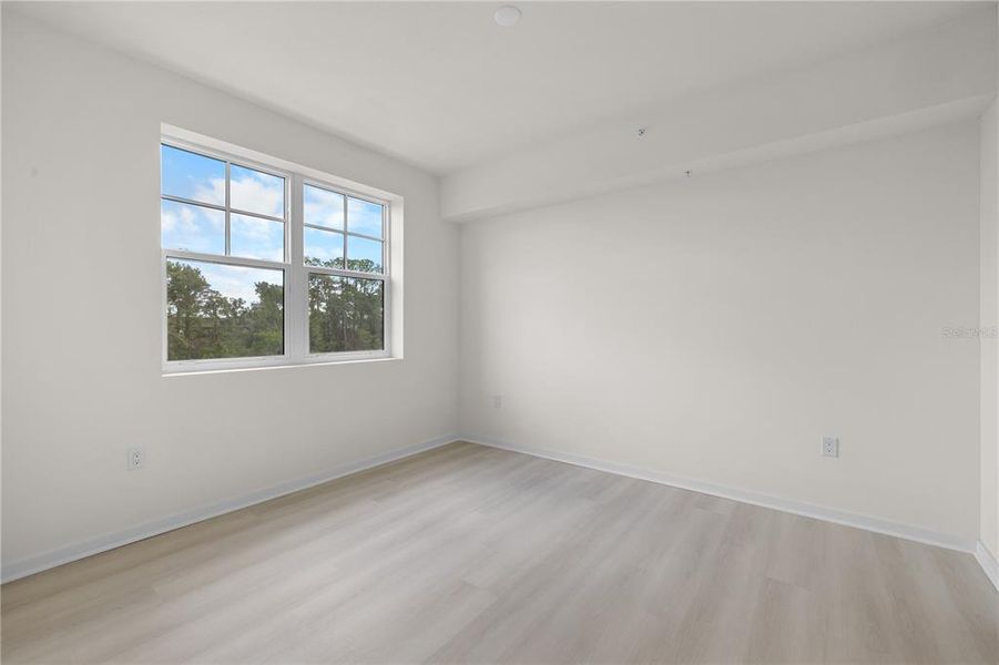 Spacious, unfurnished interior of a new home in , Orlando (Image 19).