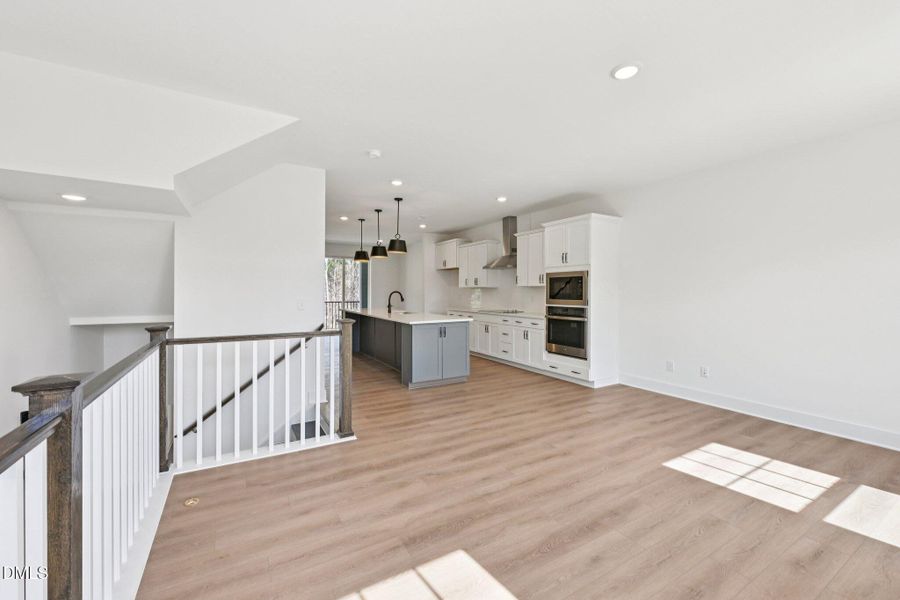 17-web-or-mls-Dunzo Dr-S1203-017