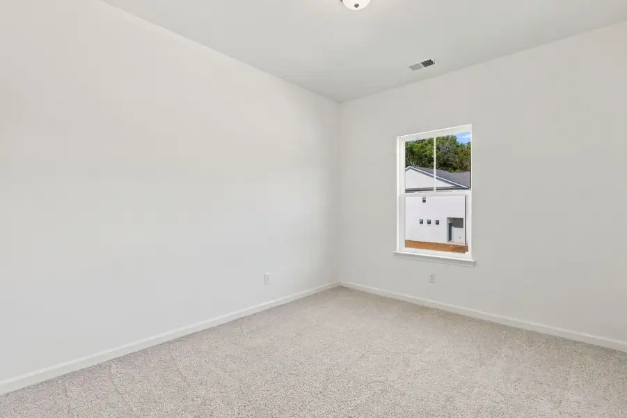 Spacious, unfurnished interior of a new home in Laurelwood Park, Gallatin (Image 19).