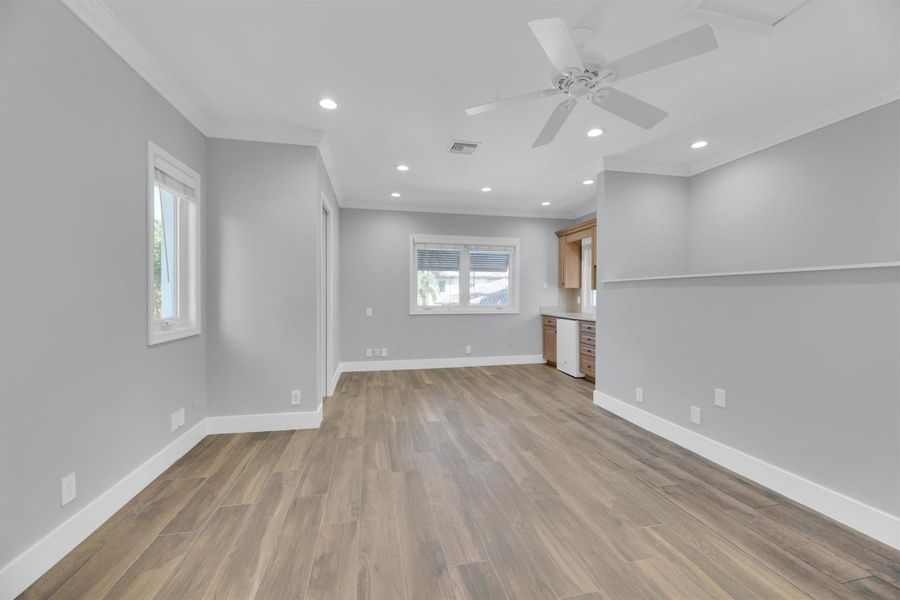 Spacious, unfurnished interior of a new home in , Fort Lauderdale (Image 19).