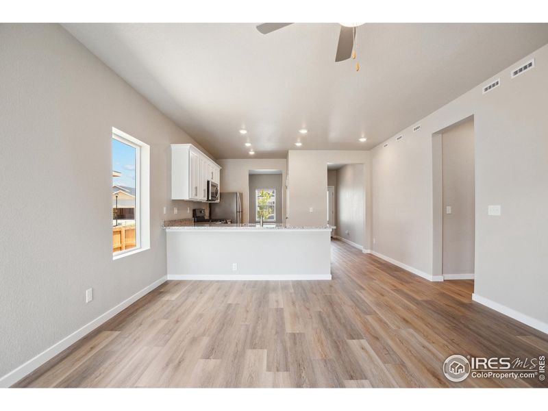 Spacious, unfurnished interior of a new home in Hidden Valley Farm, Severance (Image 14).