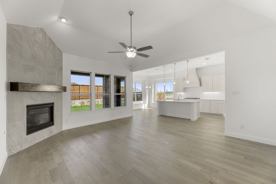 Representative unfurnished interior of a home built from the Del Rio by Windsor Homes in Anna Town Square, Anna (Image 18).