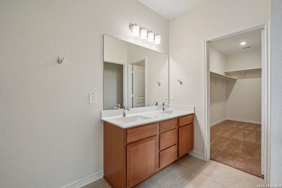 Furnished interior view inside a new home in Punta Verde, Converse (Image 10).