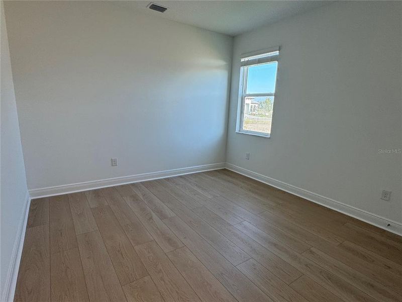 Spacious, unfurnished interior of a new home in Hawkstone, Sarasota (Image 29).