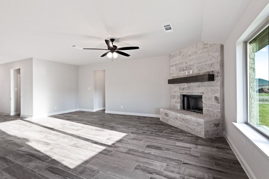 Representative unfurnished interior of a home built from the The Silverwood by Doug Parr Custom Homes in Read Ranch, Paradise (Image 16). Representative unfurnished interior of a home built from the The Silverwood by Doug Parr Custom Homes in Read Ranch, Paradise (Image 16).