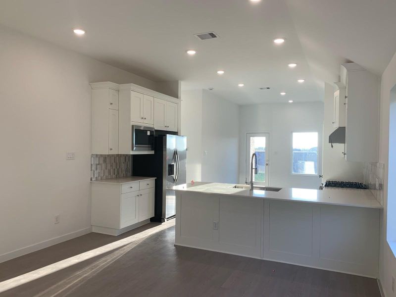 *Not actual home, pictures representative of same floor plan*