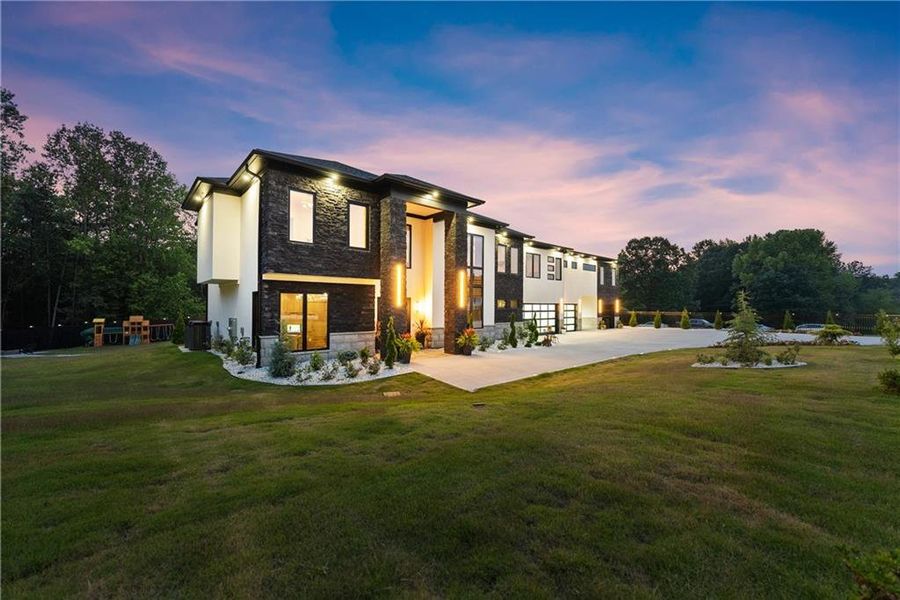 Exterior details and patio area of a home in , Lawrenceville (Image 57).