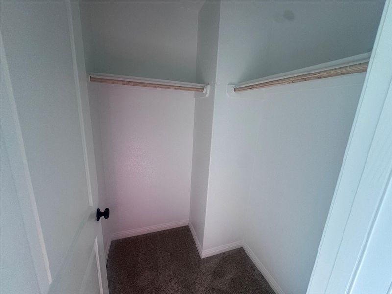 Spacious, unfurnished interior of a new home in Rolling Glen, Hutto (Image 22).