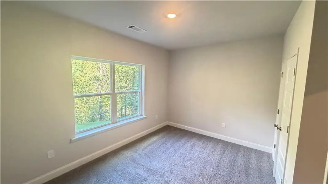 Spacious, unfurnished interior of a new home in Habersham Meadows, Demorest (Image 30).
