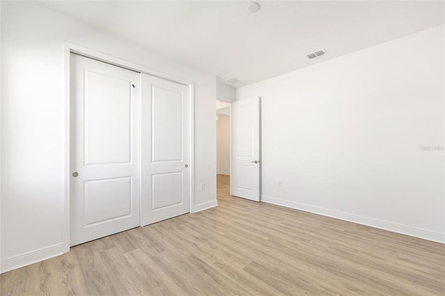 Spacious, unfurnished interior of a new home in , Ocala (Image 39).