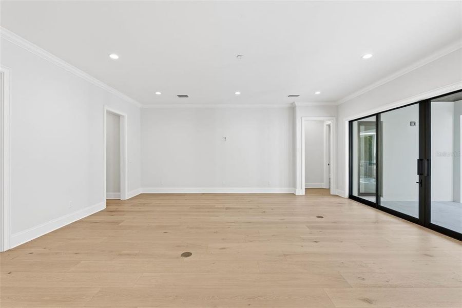 Spacious, unfurnished interior of a new home in , St. Petersburg (Image 71). Spacious, unfurnished interior of a new home in , St. Petersburg (Image 71).