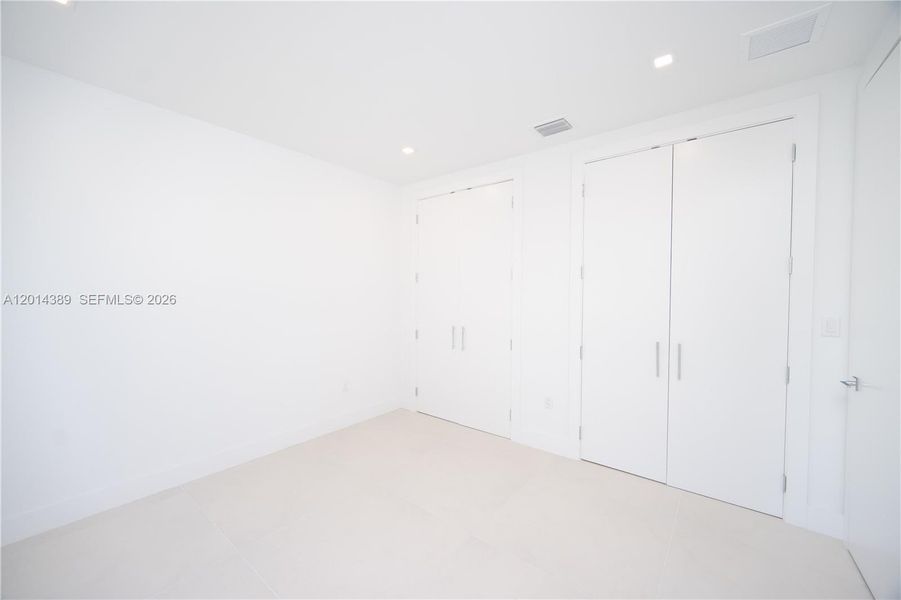 Spacious, unfurnished interior of a new home in , Doral (Image 65).