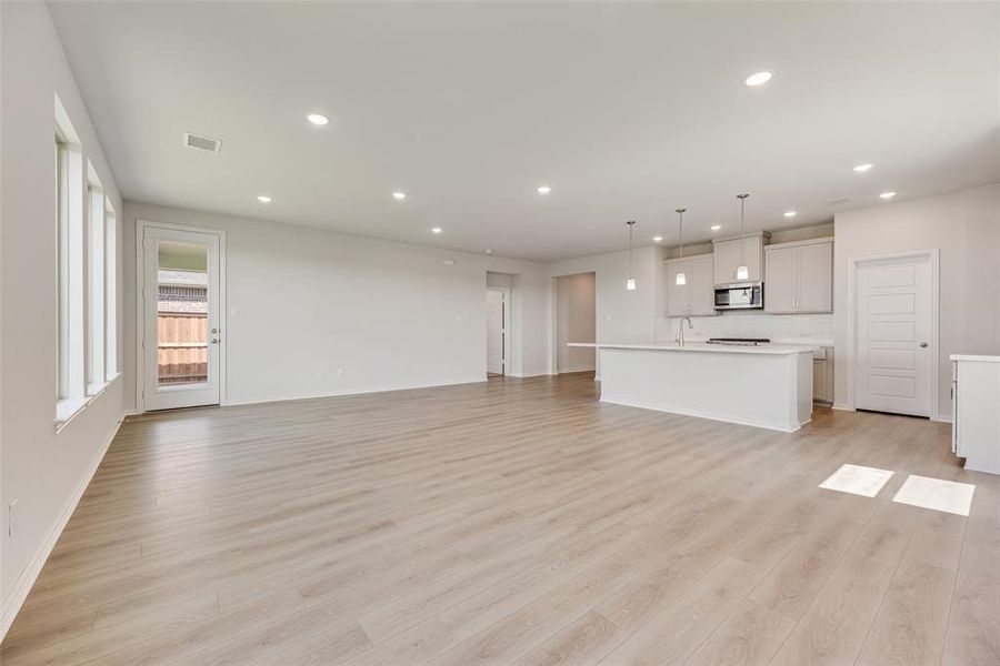Spacious, unfurnished interior of a new home in Spiritas Ranch, Little Elm (Image 28). Spacious, unfurnished interior of a new home in Spiritas Ranch, Little Elm (Image 28).