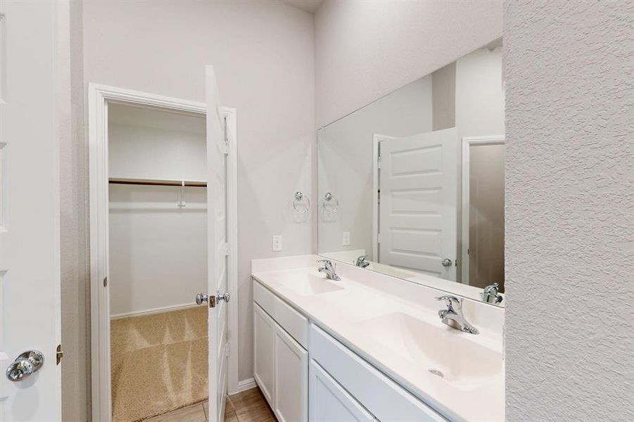 Furnished interior view inside a new home in Sagebrook, Argyle (Image 9). Furnished interior view inside a new home in Sagebrook, Argyle (Image 9).