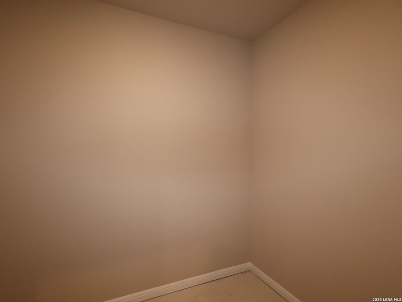 Spacious, unfurnished interior of a new home in Mesquite Ridge, San Antonio (Image 21).