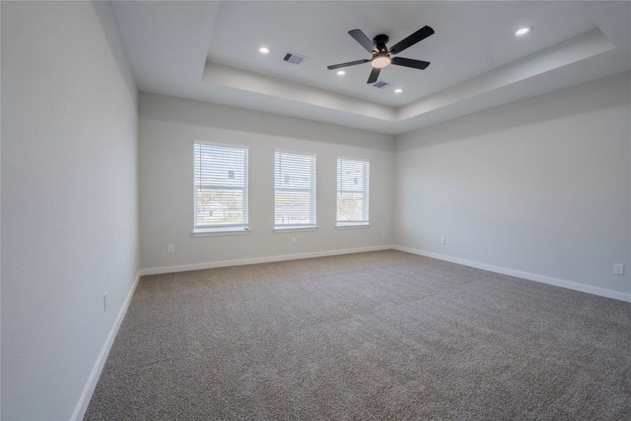 Spacious, unfurnished interior of a new home in , Houston (Image 14).