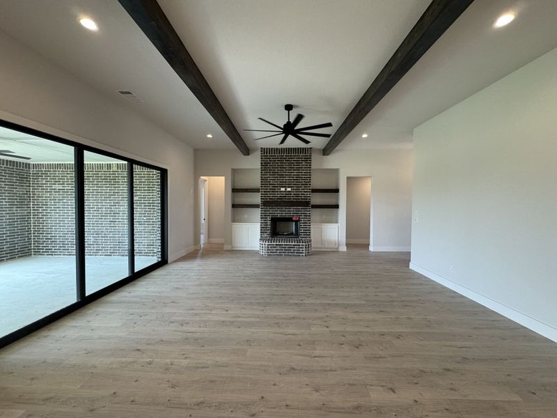 Spacious, unfurnished interior of a new home in Coyote Crossing, Godley (Image 8).
