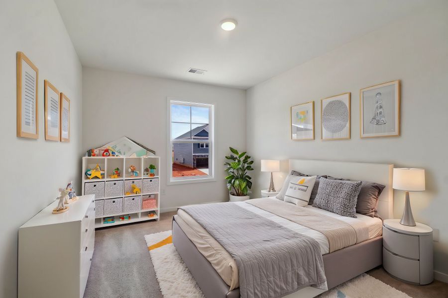 Representative furnished interior of a home built from the Benton II by Great Southern Homes in Lynbrook, Boiling Springs (Image 16).