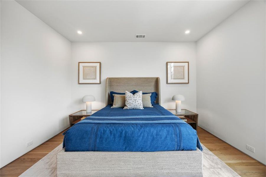 Furnished interior view inside a new home in , Dallas (Image 8).