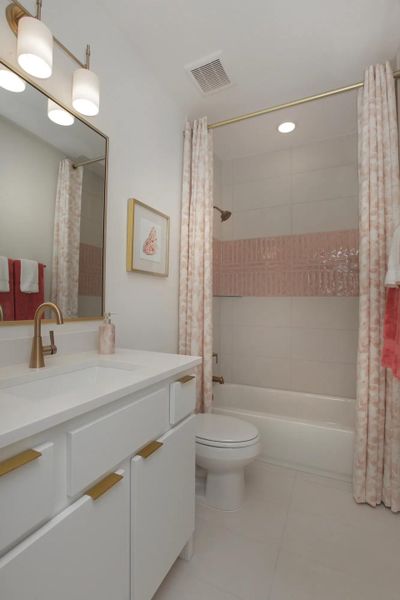 Tivoli Full Bathroom