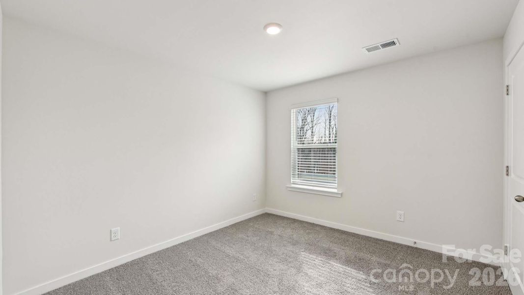 Spacious, unfurnished interior of a new home in Sonoma Hills, Charlotte (Image 25).
