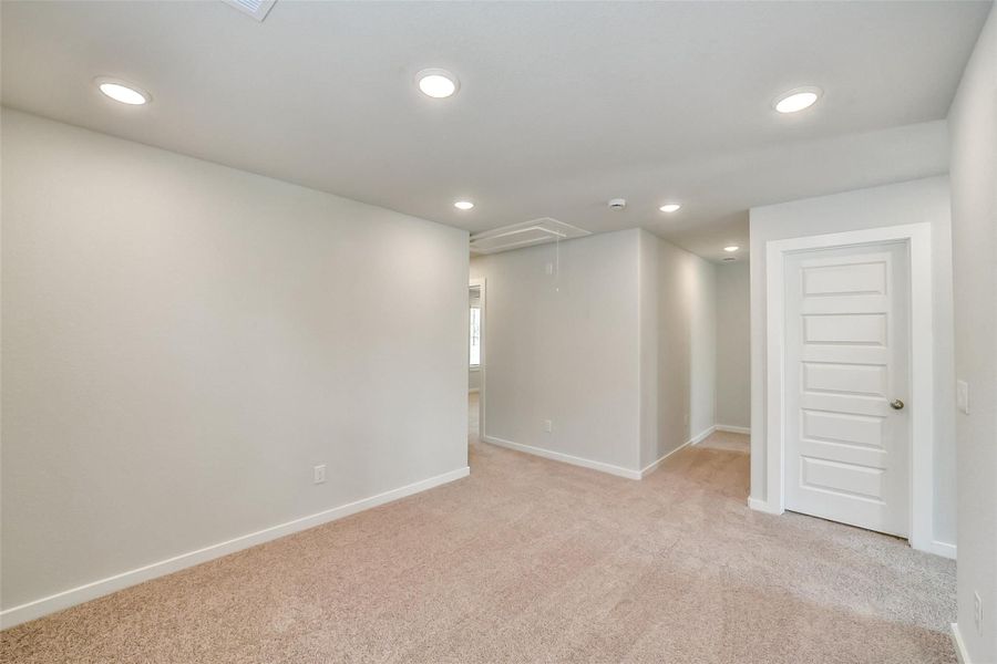 Spacious, unfurnished interior of a new home in Lakes at Black Oak, Magnolia (Image 23).