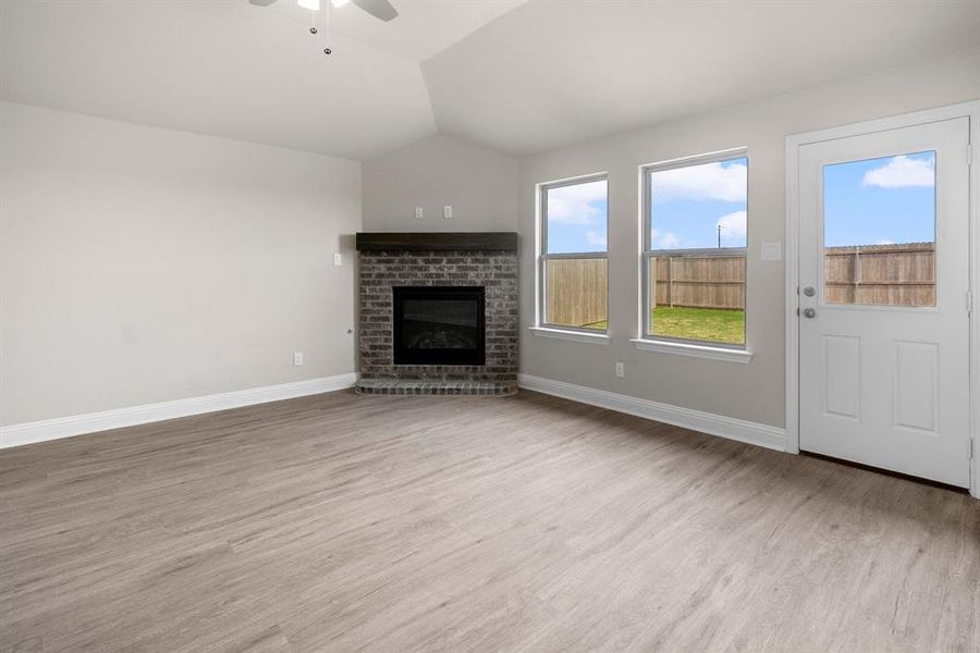 Spacious, unfurnished interior of a new home in Fox Landing, Caddo Mills (Image 30).
