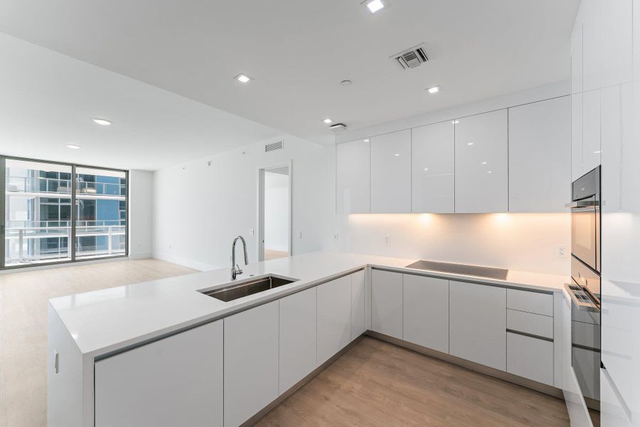 036-220LakeShoreDr-1219-WestPalmBeach-SM