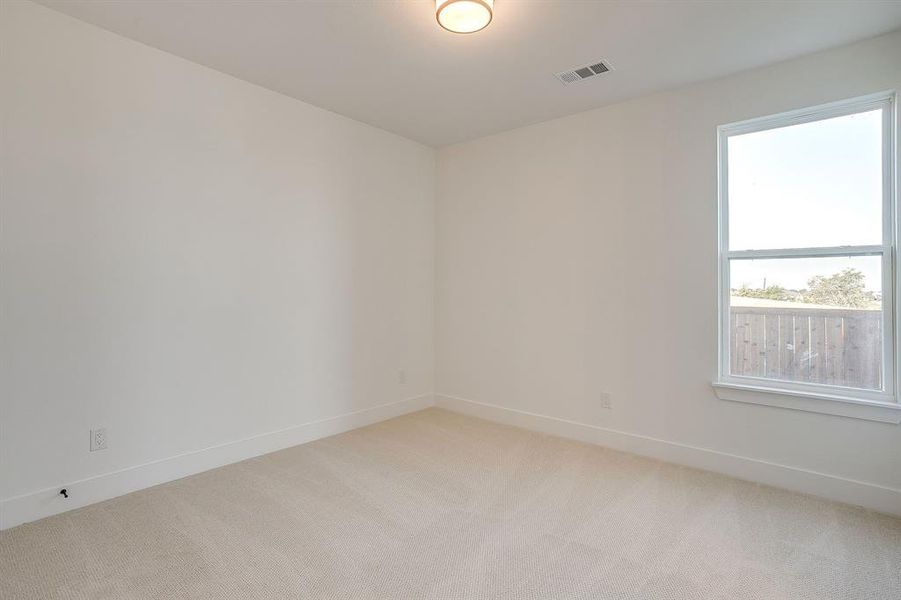 Spacious, unfurnished interior of a new home in Sweetgrass, Haslet (Image 33).