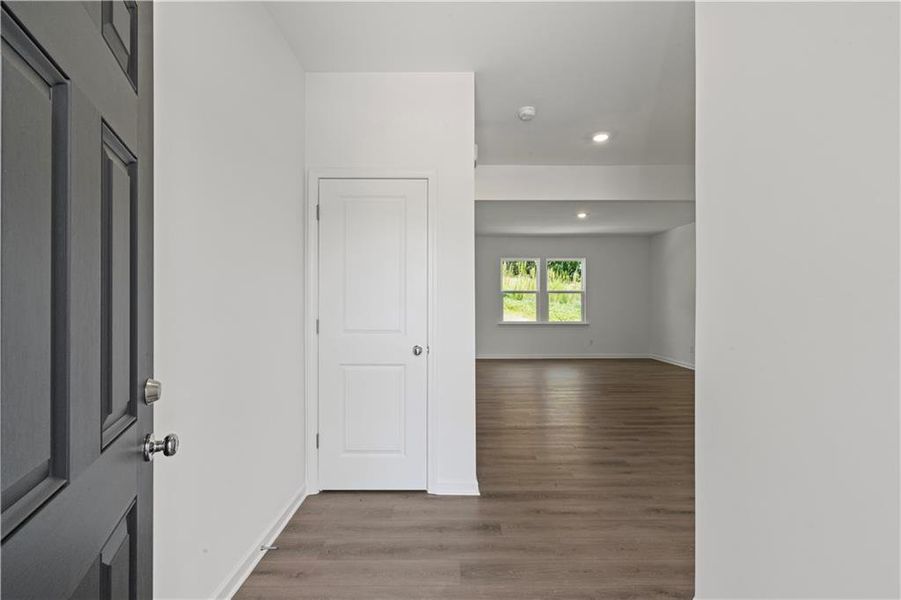 Spacious, unfurnished interior of a new home in Avery Ridge, Gainesville (Image 13).