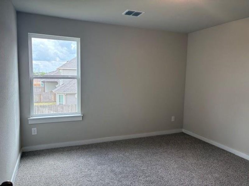 Spacious, unfurnished interior of a new home in Spring Creek, Taylor (Image 11).