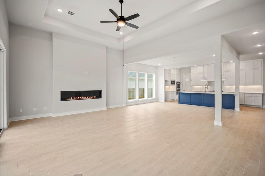 Spacious, unfurnished interior of a new home in ARTAVIA 55' Lots, Conroe (Image 26).