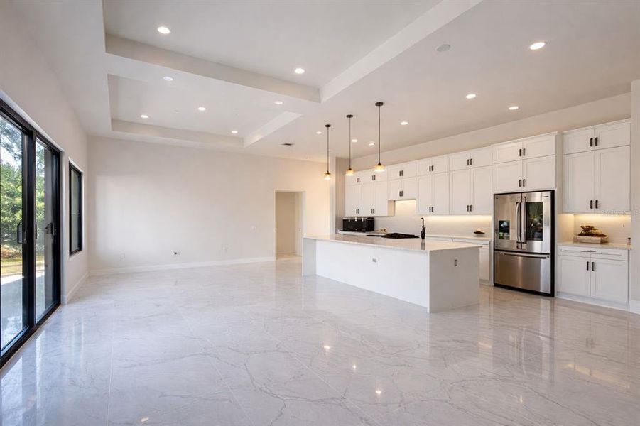 Spacious, unfurnished interior of a new home in , Port Charlotte (Image 10).